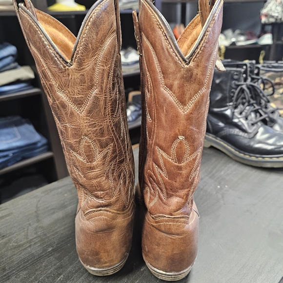 Brown Leather Cowboy Boots. Made In Canada. Size 7 - Picture 5 of 10